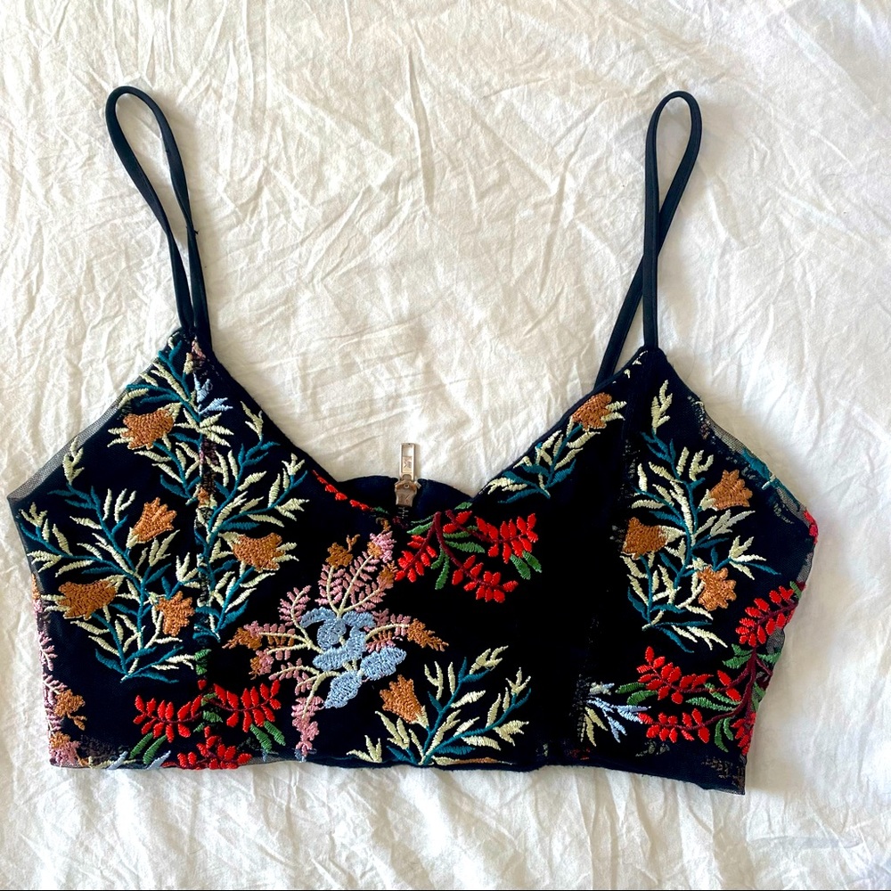 Urban Outfitters - Floral Crop Top
